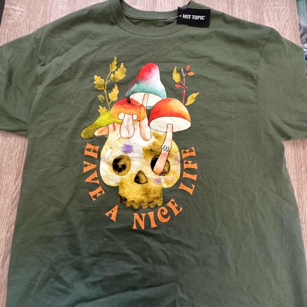 Nice Life Mushrooms Tee. Size L. Dark green